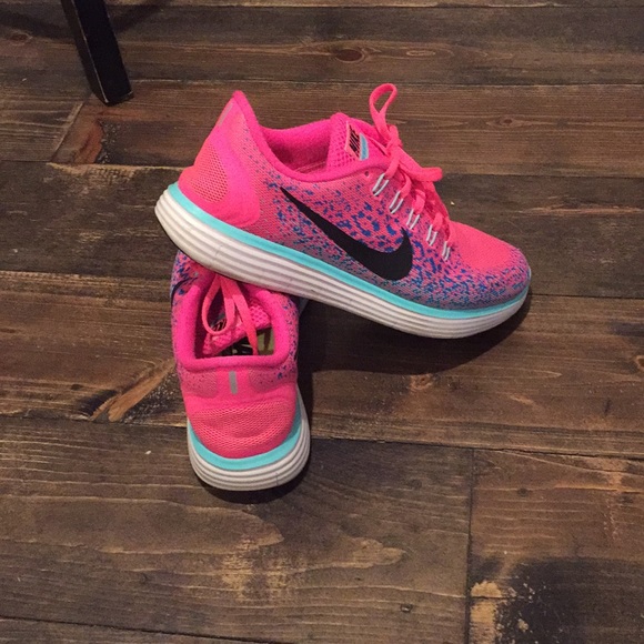 Bright pink Nike Free Run - Picture 3 of 3